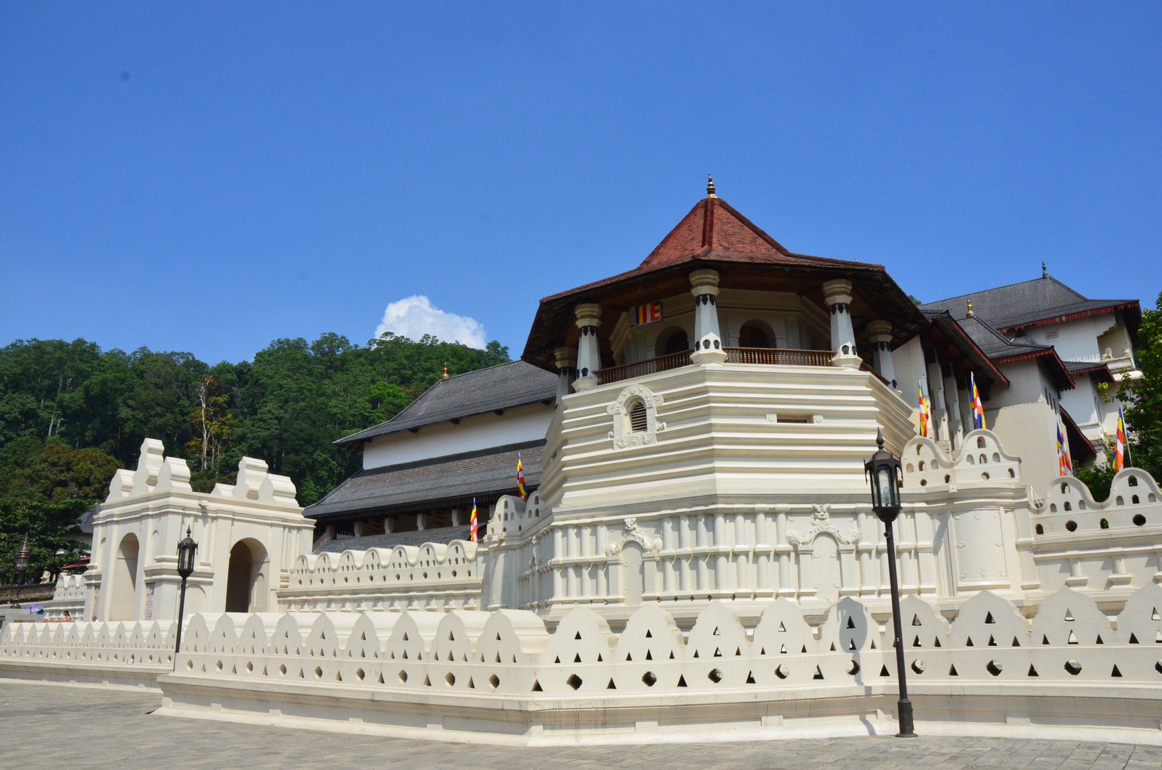 Luxury Villas in SriLanka Sacred Tooth Temple