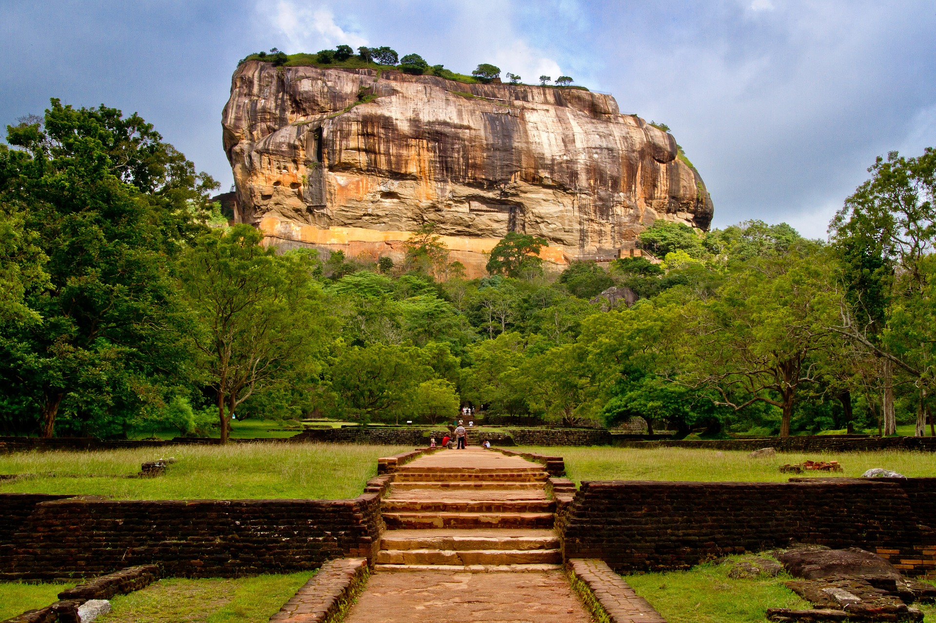 Luxury Villas in SriLanka SriLankan Cultue and History