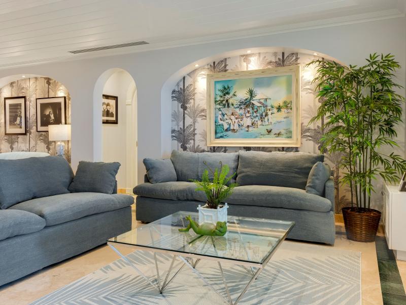 Old Trees 3 - Sundance , Beachfront villas Barbados , Old Trees , Paynes Bay , St James , West Coast Barbados  