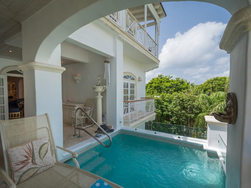 Hallidays at Old Trees , Beachfront villas Barbados , Old Trees , Paynes Bay , St James , West Coast Barbados  