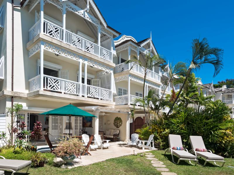 Mahogany Bay - Fathoms End  , Beachfront villas Barbados , Paynes Bay , West Coast Barbados  