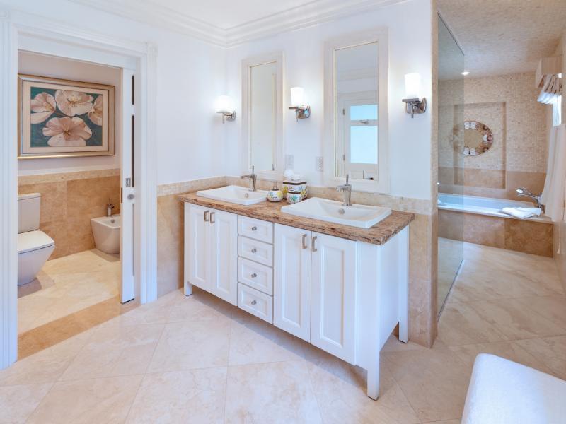 Still Fathoms - Beachfront , Beachfront villas Barbados , Lower Carlton , St James , West Coast Barbados  