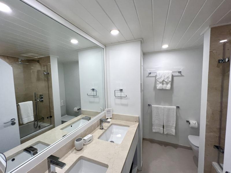 Glitter Bay 305 Ocean View , Beachfront villas Barbados , Glitter Bay , Porters , St James , West Coast Barbados  