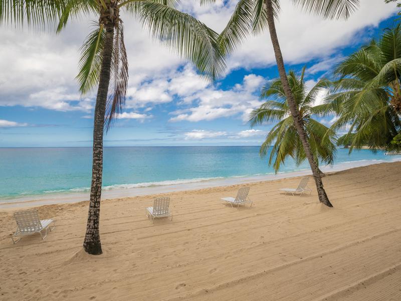 Smugglers Cove Penthouse Apartment 7 , Beachfront villas Barbados , Paynes Bay , St James , West Coast Barbados  