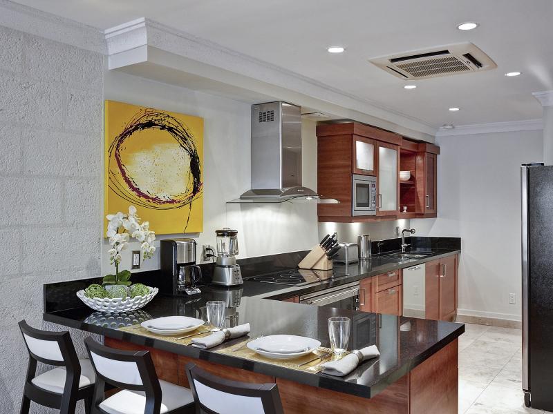 Waterside 303 , Beachfront villas Barbados , Paynes Bay , St James , Waterfront villas Barbados , West Coast Barbados  