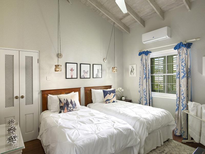 La Paloma - Beachfront , Beachfront villas Barbados , Fitts Village , St James , West Coast Barbados  