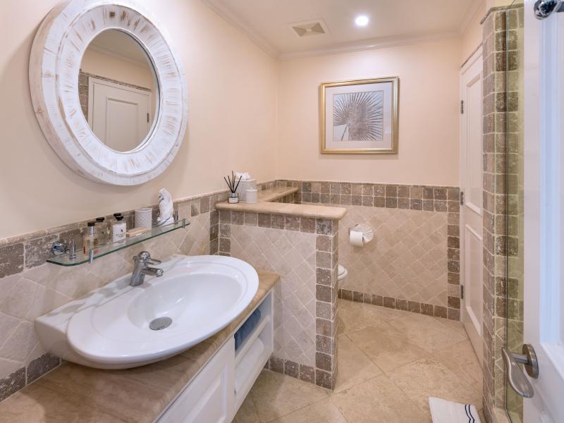 Schooner Bay 203 - Lusca - Beachfront , Beachfront villas Barbados , Schooner Bay , Speightstown , St Peter , West Coast Barbados  