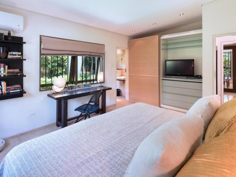 Shoestring - Beachfront , Beachfront villas Barbados , Gibbes , St Peter , West Coast Barbados  