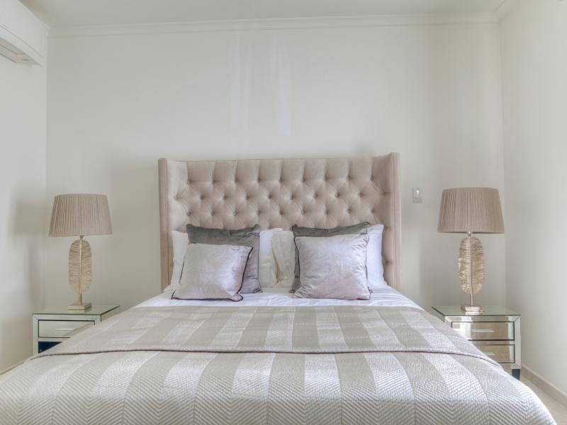 The One at The St James - Beachfront Apartment , Beachfront villas Barbados , Paynes Bay , St James  