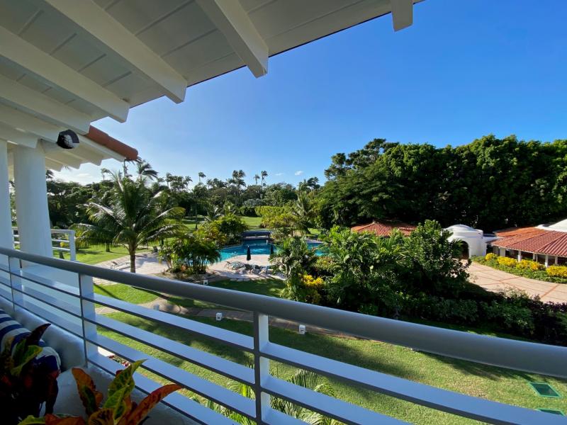 Glitter Bay 305 Ocean View , Beachfront villas Barbados , Glitter Bay , Porters , St James , West Coast Barbados  