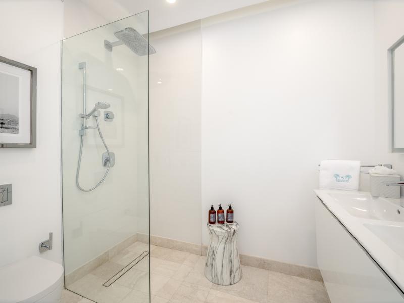 Dolphin Beach House - beachfront  , Beachfront villas Barbados , Fitts Village , St James , West Coast Barbados  